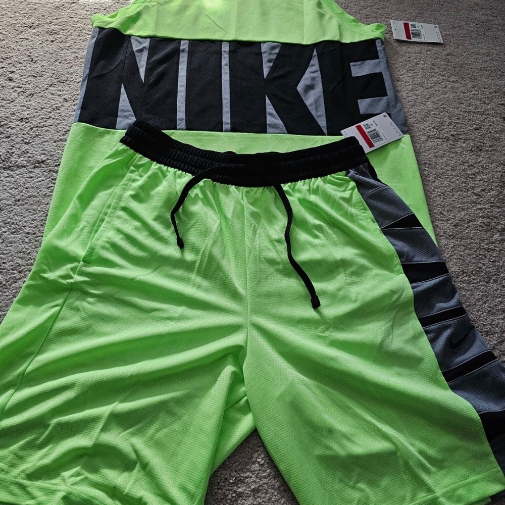 Nike Neon Green and Black Athletic Set